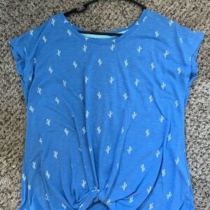 Izod Blue Cactus Pattern Short Sleeve Top
